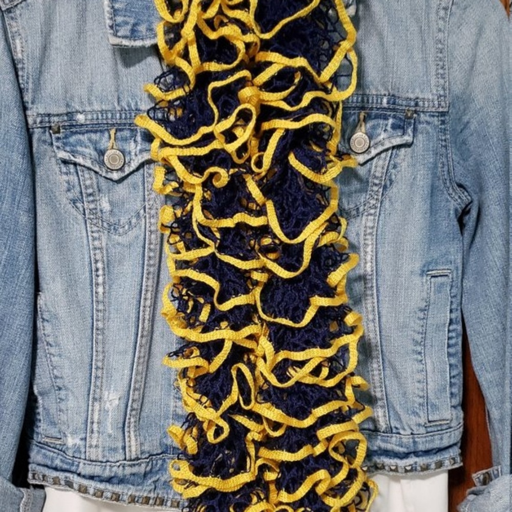 Knitted Ruffle Scarf - Picture 2 of 2